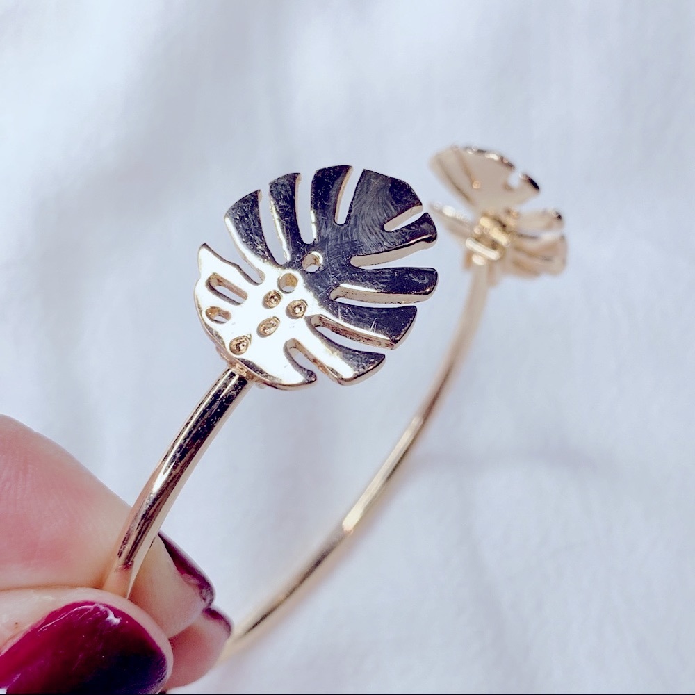 ❣️$25/3❣️ Gold Plated Leaves Bracelet - Picture 4 of 8